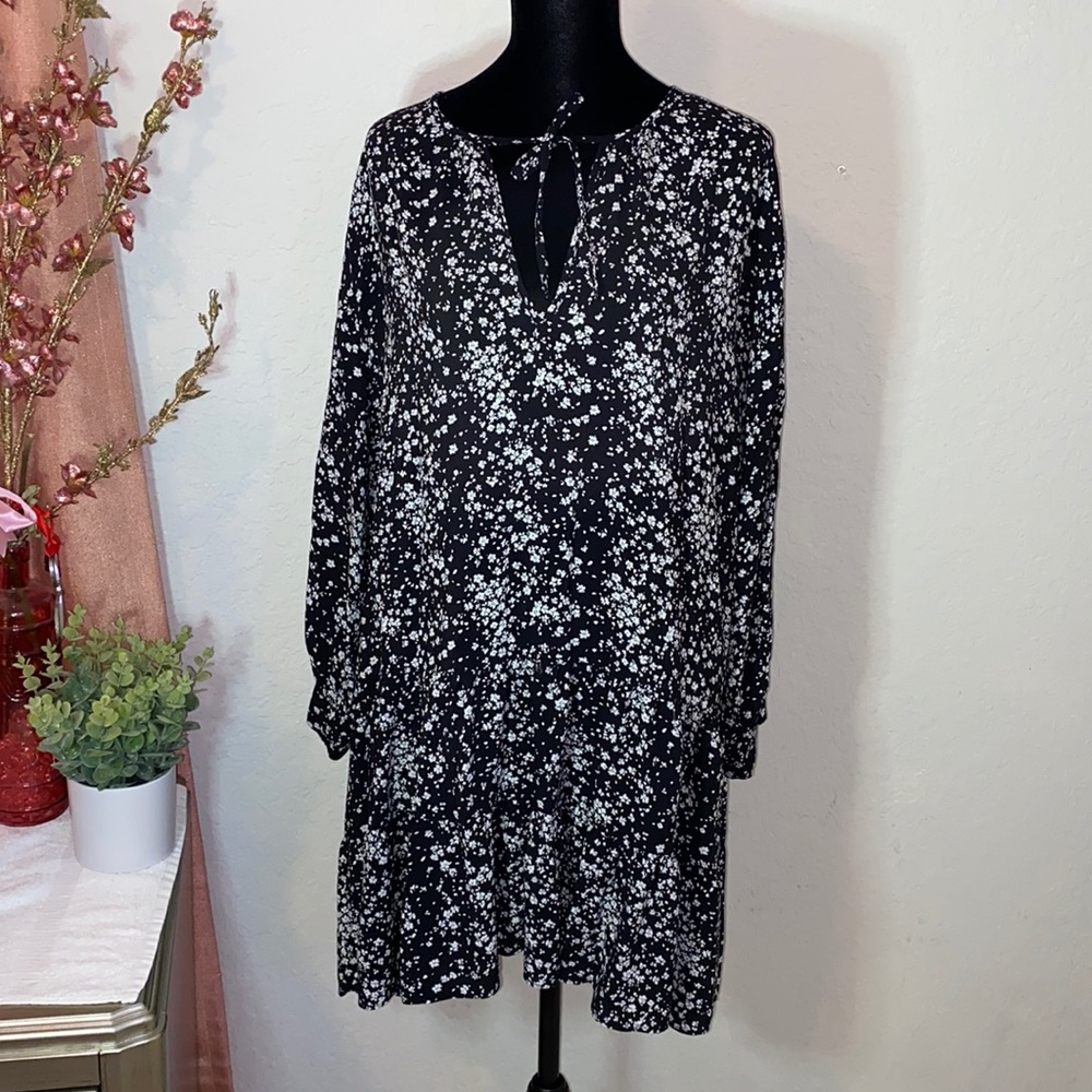 Zara Black and White Floral Crepe Dress